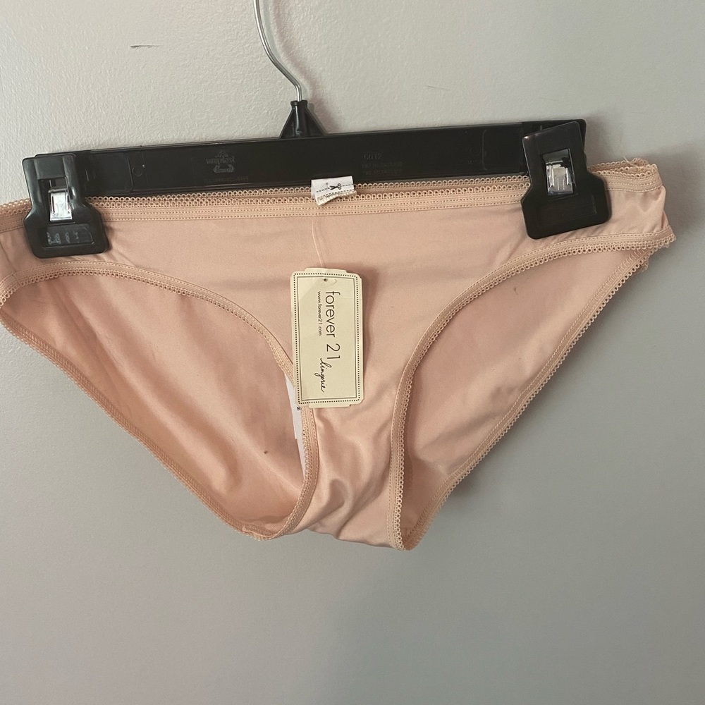 Basic Nudes Panty Set